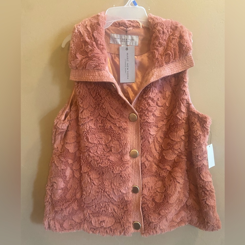 Marc New York faux fur floral pattern vest salmon color size large